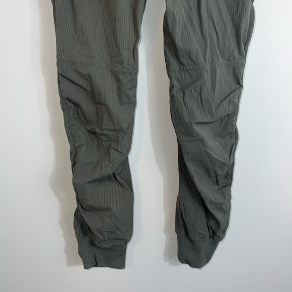 Lululemon Dance Studio Jogger green size 2 - Picture 8 of 13